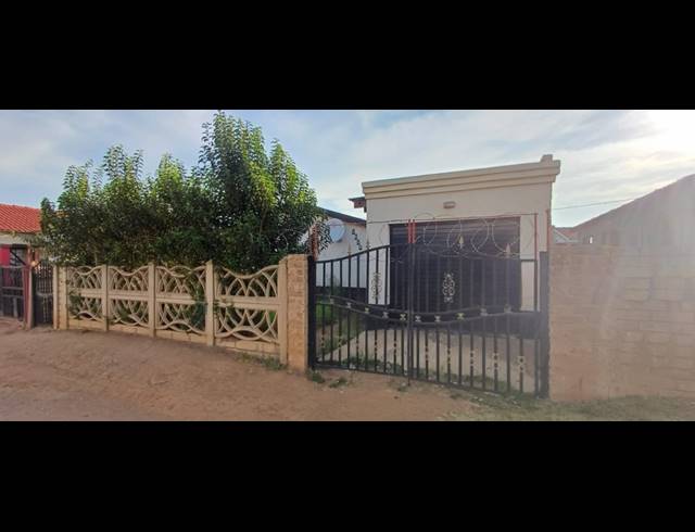 2 BEDROOM HOUSE FOR SALE IN BEVERLEY HILLS